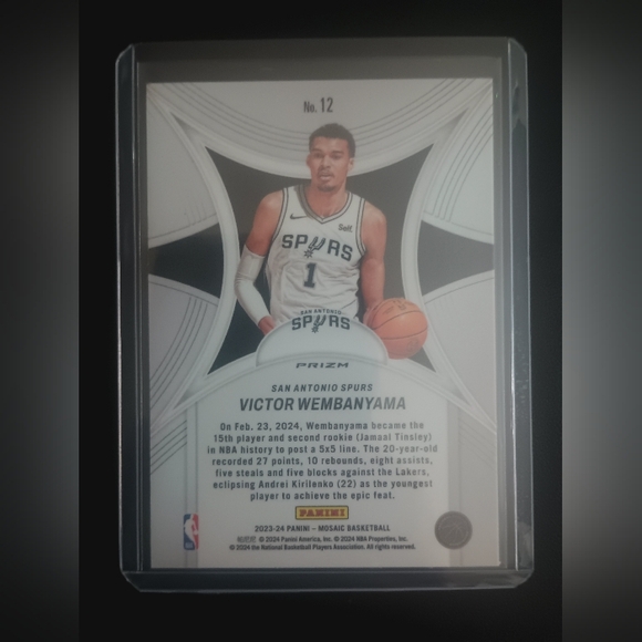 VICTOR WEMBANYAMA 2023-24 Mosaic BB Epic Performers Silver Mosaic #12 (RC) - Picture 2 of 2
